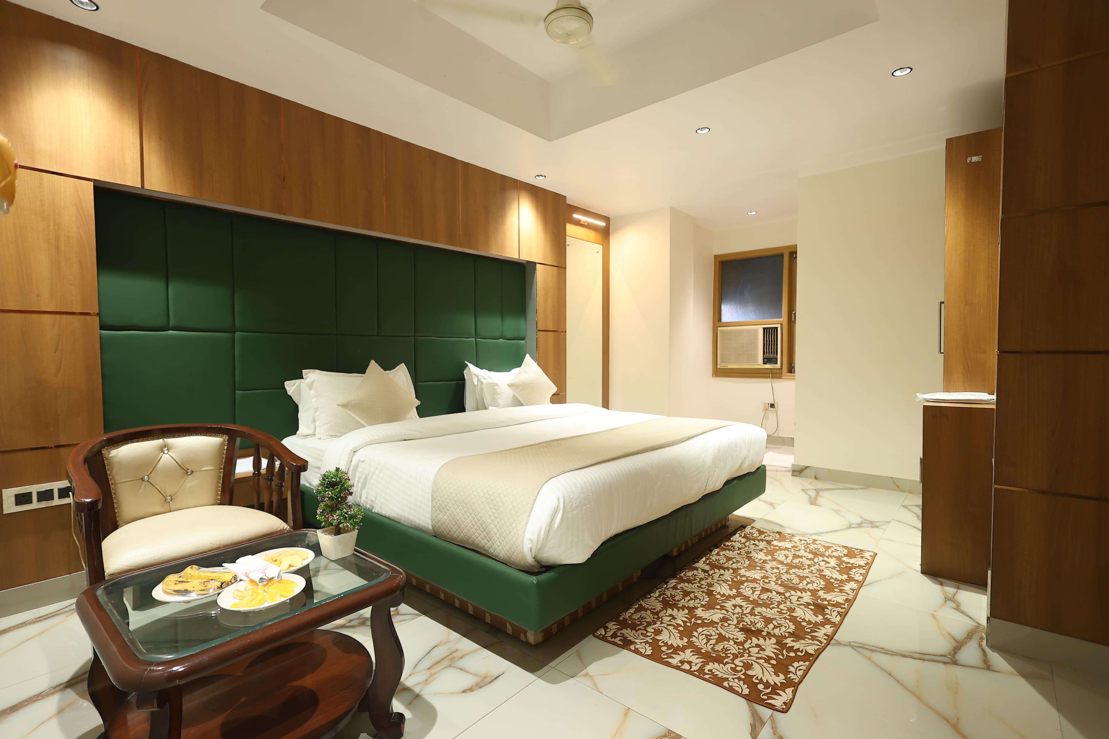 Deluxe Room 6