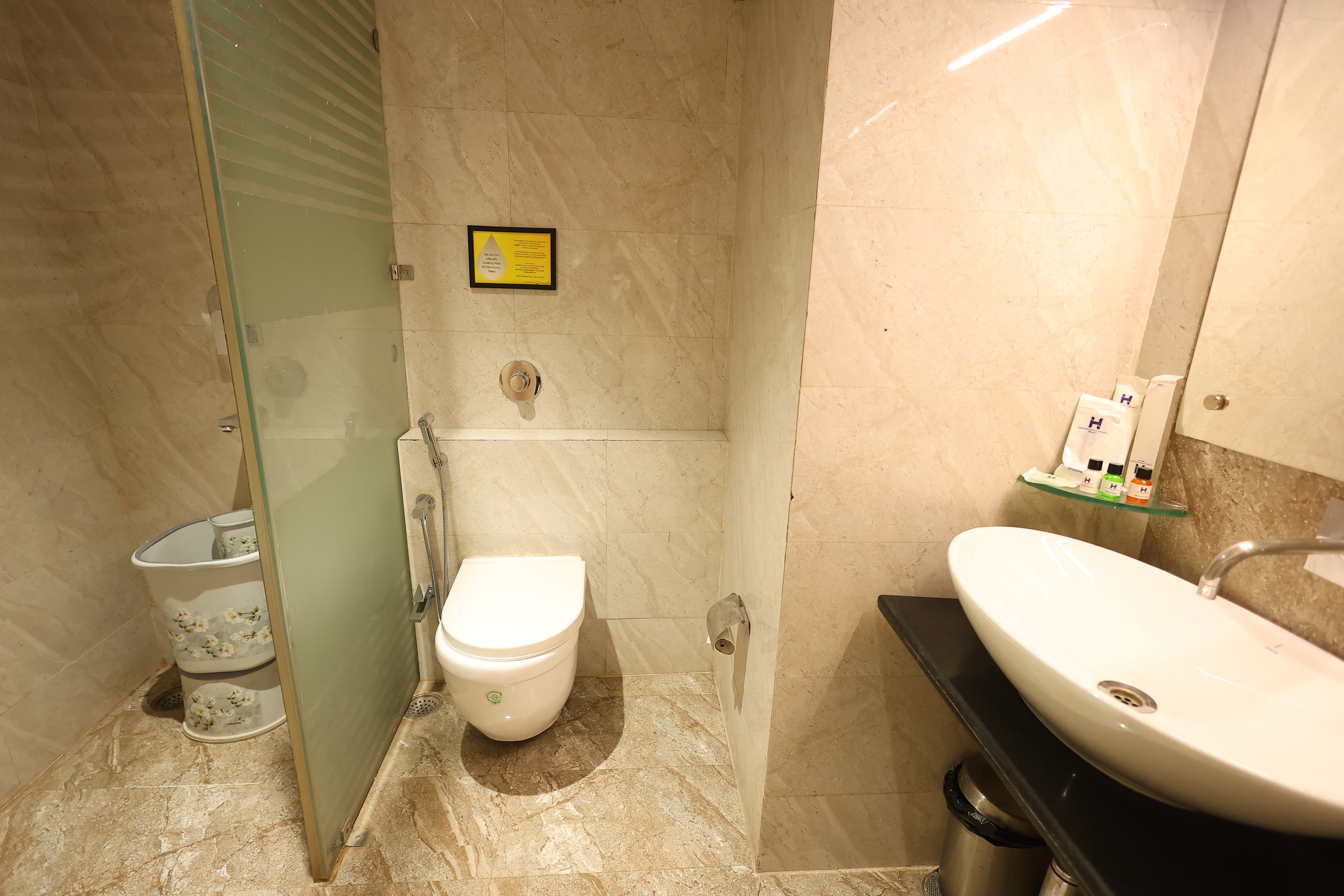 Hotel Gallery 124